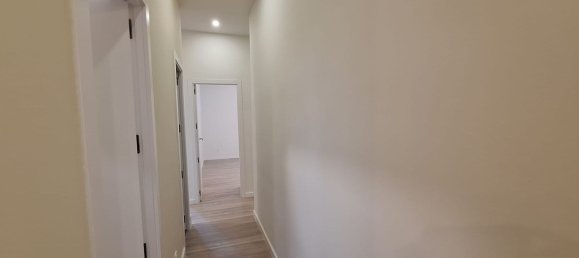 4 bedrooms Apartment in Madrid, Spain No. 166348 16