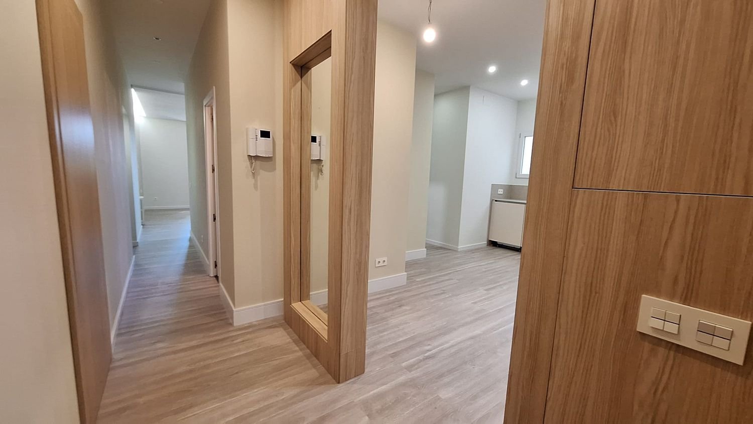 4 bedrooms Apartment in Madrid, Spain No. 166348