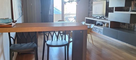 4-salle Appartement à Forlì, Italy No. 200831 2