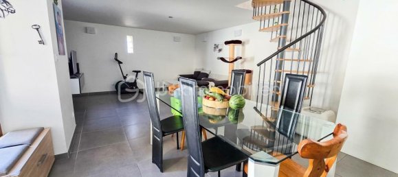 2 Schlafzimmer Haus in Isere, France, Nr. 355432 2