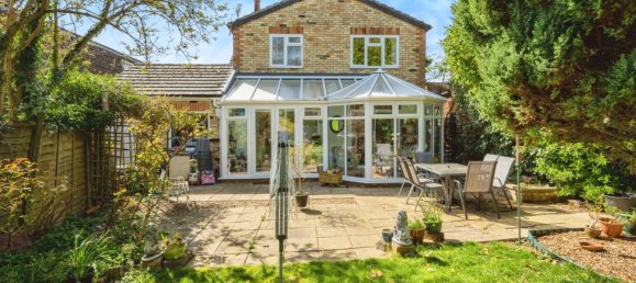 Дом в Аппер-Гравенхерст, Великобритания № 1942 19