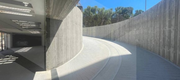 1 room Garage in Molfetta, Italy No. 28538 2