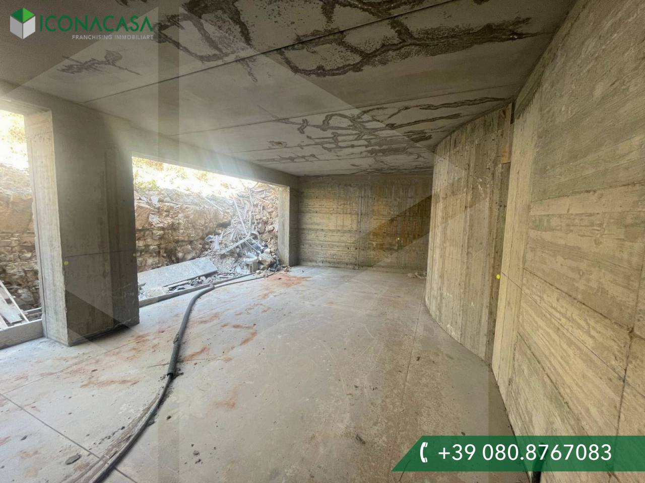 1 room Garage in Molfetta, Italy No. 28538