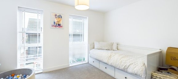 3 bedrooms House in Bordon, United Kingdom No. 13807 2