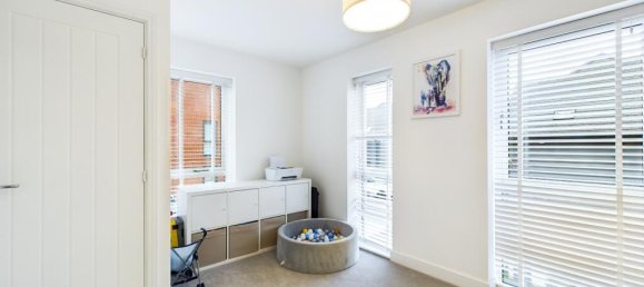 3 bedrooms House in Bordon, United Kingdom No. 13807 5