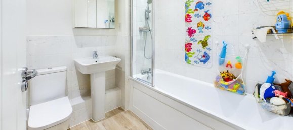 3 bedrooms House in Bordon, United Kingdom No. 13807 4