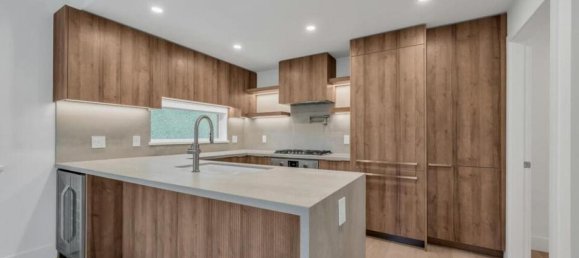 2 bedrooms House in British Columbia, Canada No. 1248 6