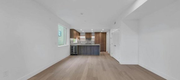 2 bedrooms House in British Columbia, Canada No. 1248 8