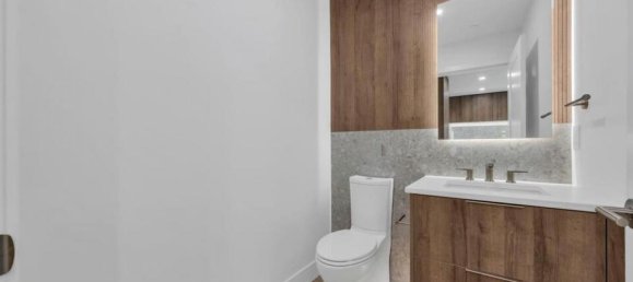 2 bedrooms House in British Columbia, Canada No. 1248 12