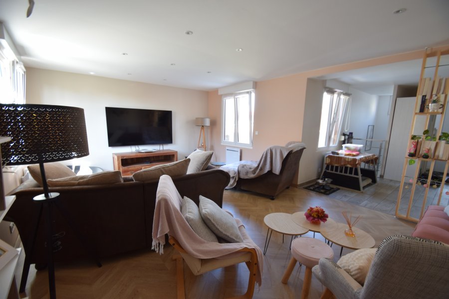 Apartamento de 4 dormitorios en Boulange, France No. 337642