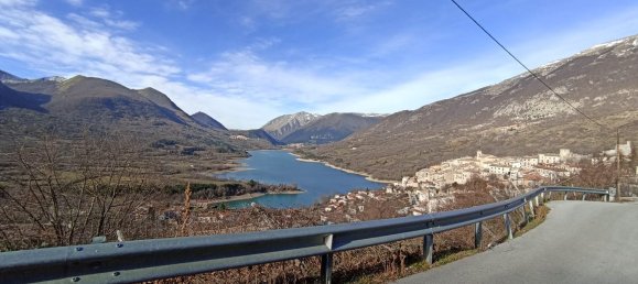 Casa de 3 habitaciónes en Barrea, Italy No. 104736 8