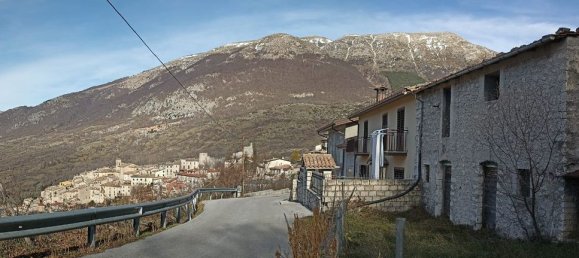 Casa de 3 habitaciónes en Barrea, Italy No. 104736 13
