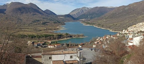 Casa de 3 habitaciónes en Barrea, Italy No. 104736 10