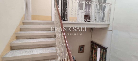 4 bedrooms House in Hamrun, Malta No. 316 5