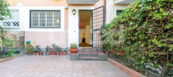 2 bedrooms House in Rome, Italy No. 317292 2