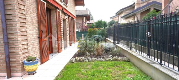 3 Schlafzimmer Haus in Paderno Dugnano, Italy, Nr. 110732 2