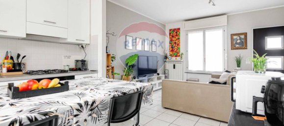 Apartamento de 2 dormitorios en Cardano al Campo, Italy No. 302048 5