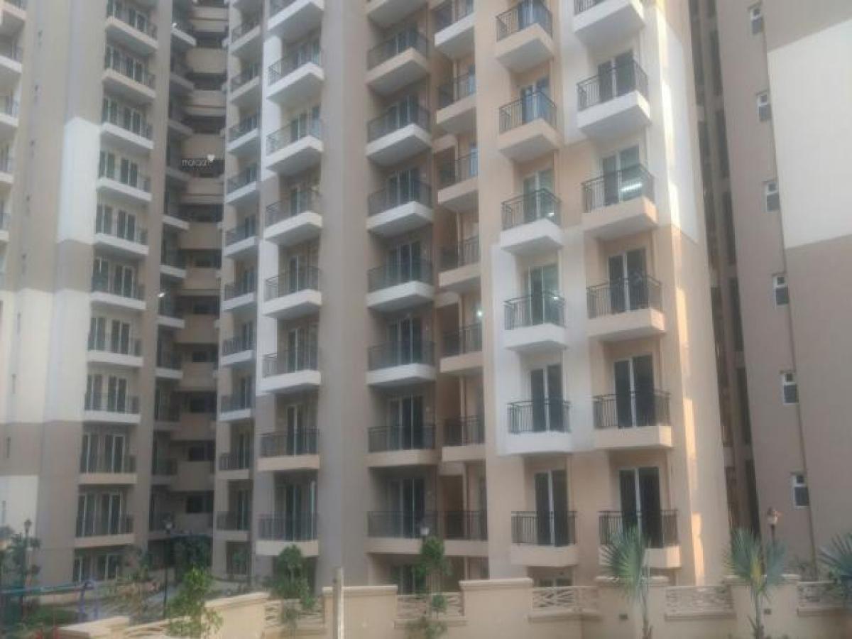 3 bedrooms House in Noida, India No. 67731