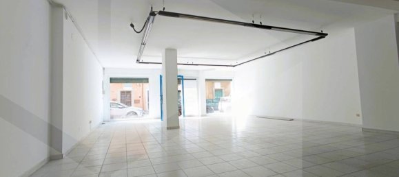 Imóvel comercial de 2 divisões em San Severo, Italy N.º 17905 4