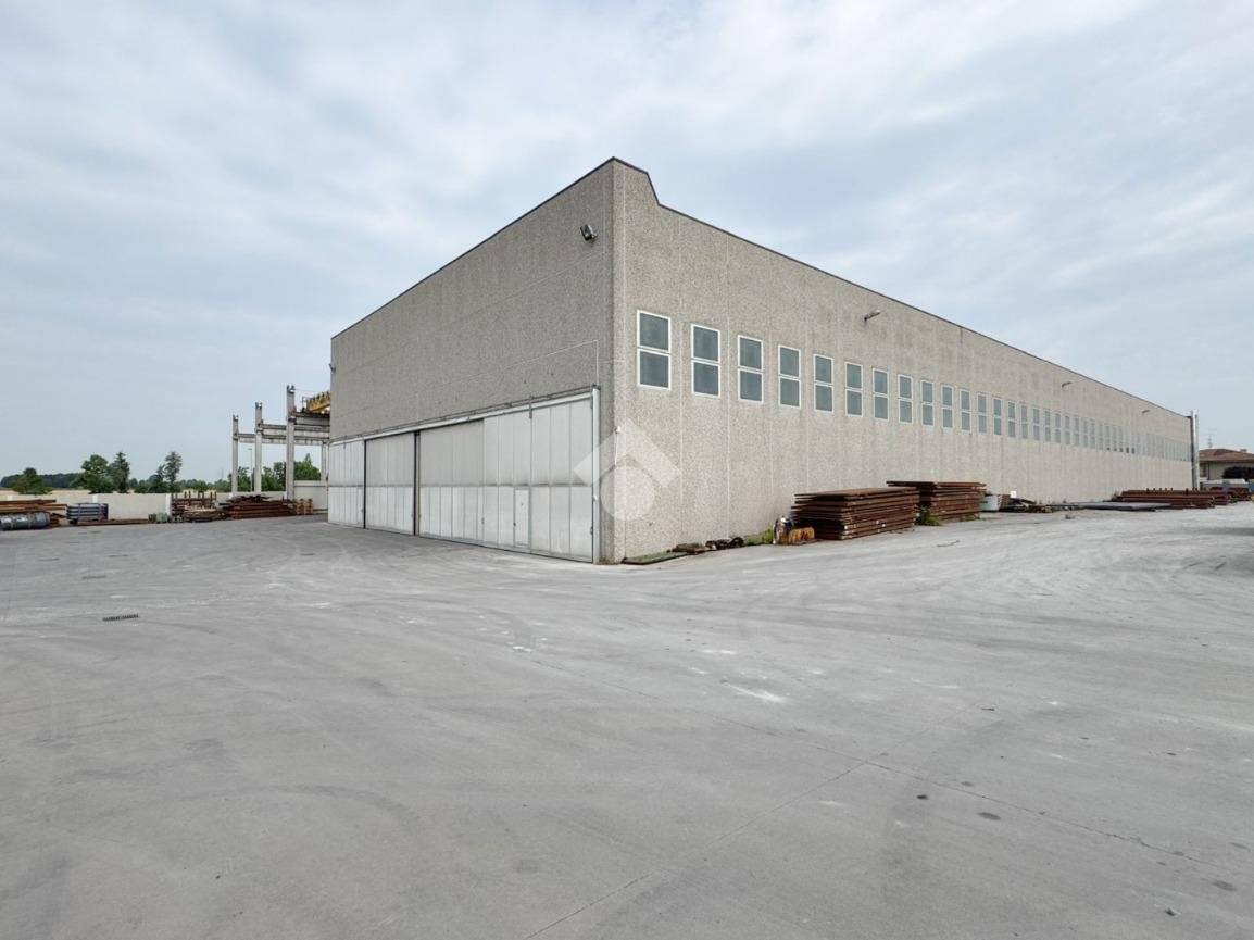 Склад с 2 комнатами в Бассано Брешано, Италия № 359598