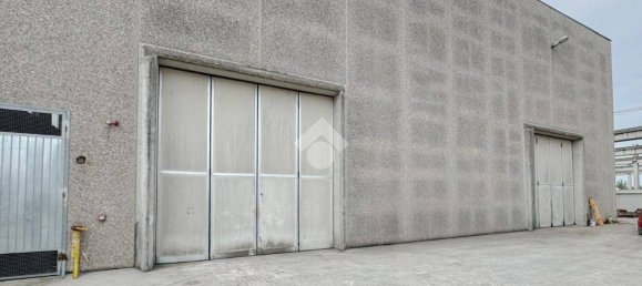 Склад с 2 комнатами в Бассано Брешано, Италия № 359598 3