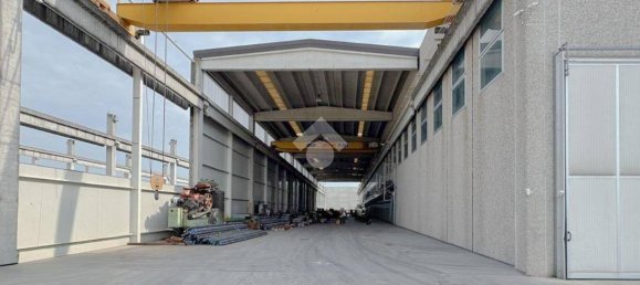 Склад с 2 комнатами в Бассано Брешано, Италия № 359598 2