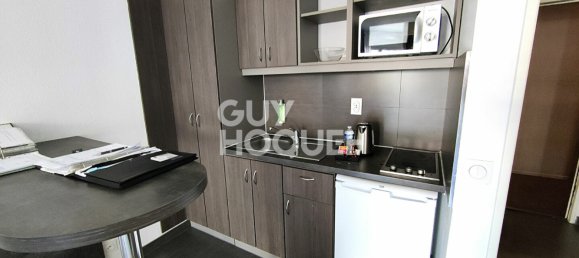 1 bedroom Apartment in Courbevoie, France No. 167623 4