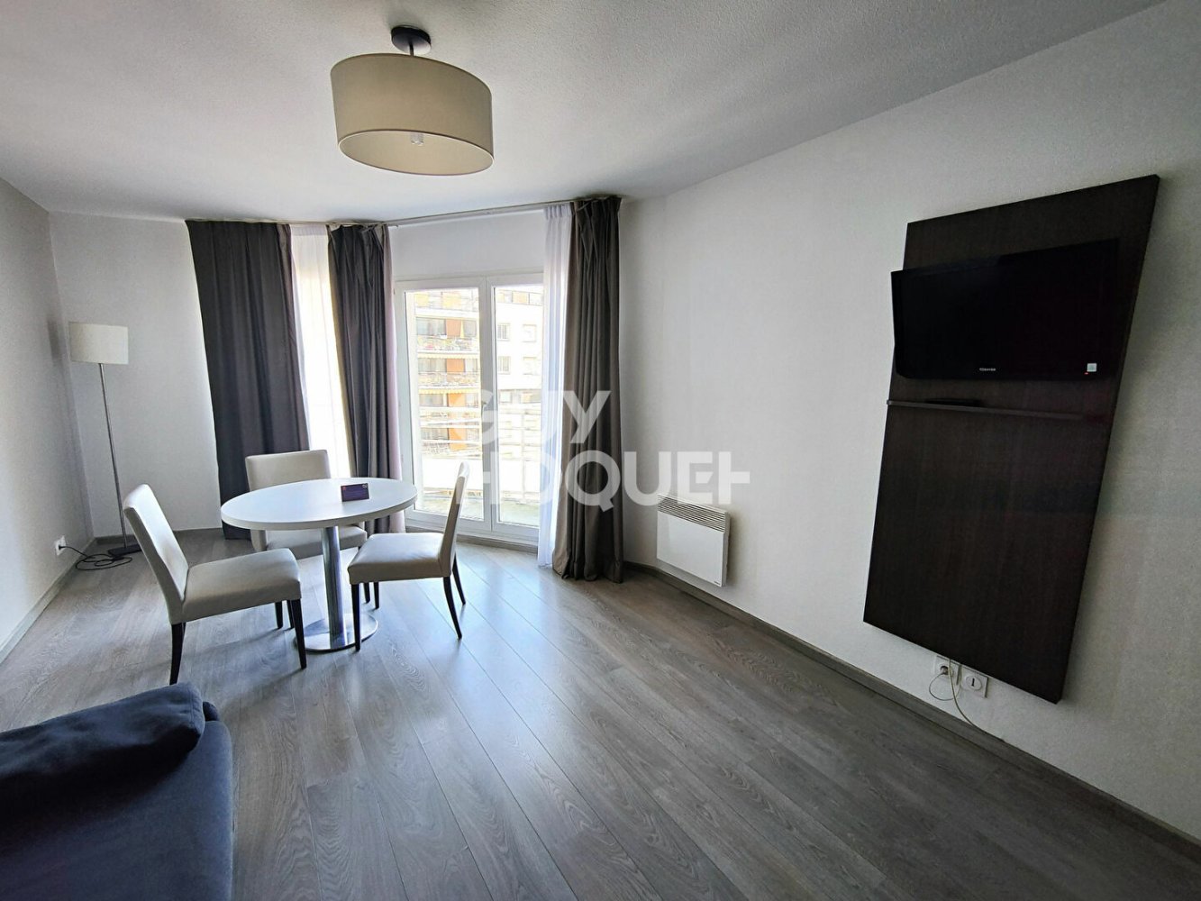 1 bedroom Apartment in Courbevoie, France No. 167623