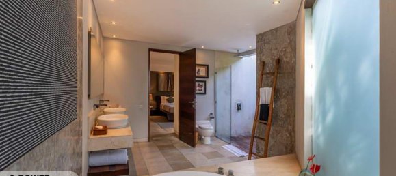 Villa de 4 dormitorios en Seminyak, Indonesia No. 3763 10