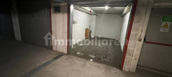  مرآب في Rome, Italy 16متر مربع رقم 34549 2