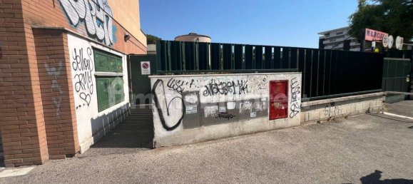  مرآب في Rome, Italy 16متر مربع رقم 34549 18