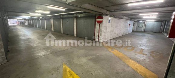  مرآب في Rome, Italy 16متر مربع رقم 34549 9