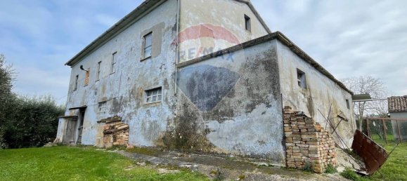 Дом с 3 спальнями в Филоттрано, Италия № 106415 3