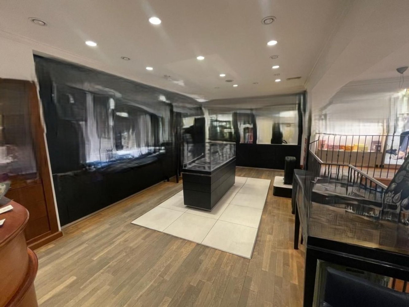  عقار تجاري في Massa, Italy 200متر مربع رقم 47011