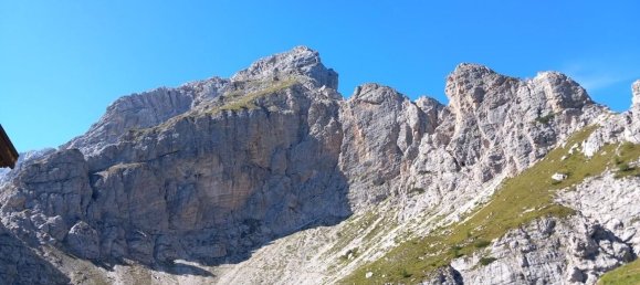  عقار تجاري في Massa, Italy 200متر مربع رقم 47011 28