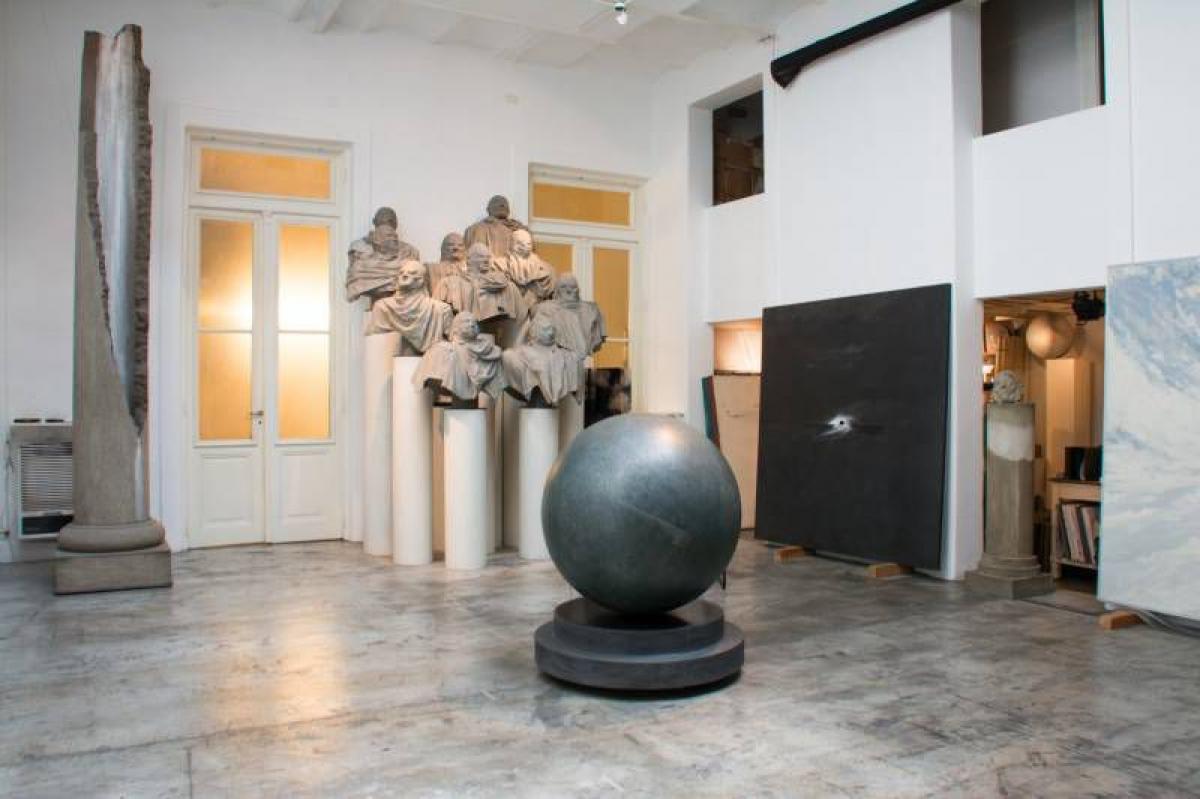 950m² Building in Buenos Aires, Argentina No. 107493