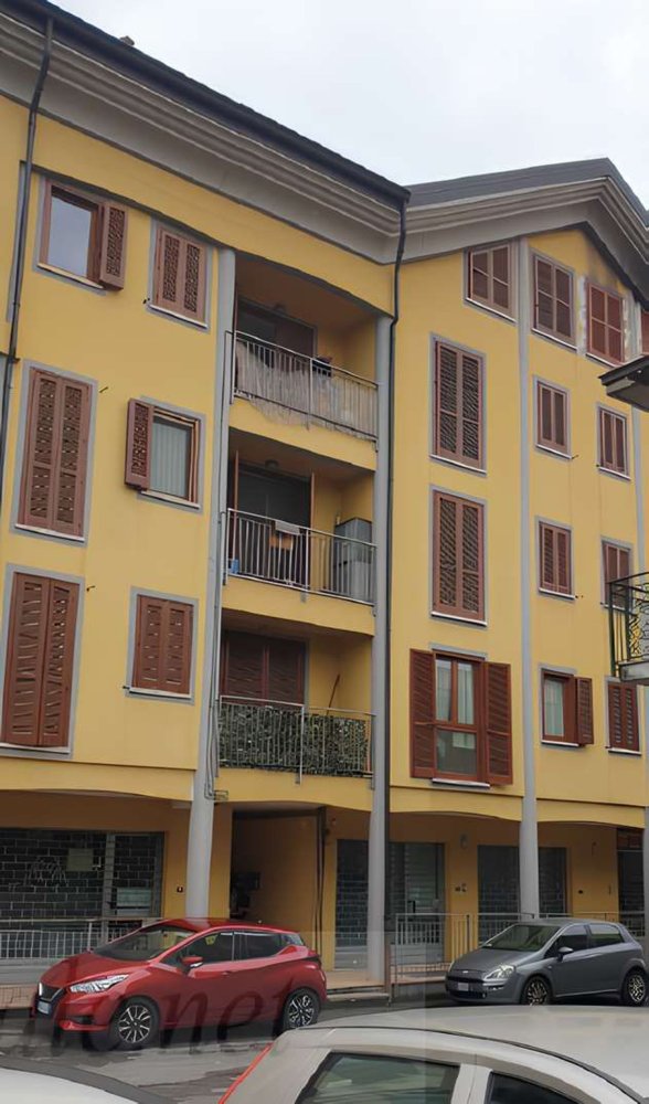 3-salle Appartement à Roncello, Italy No. 7753