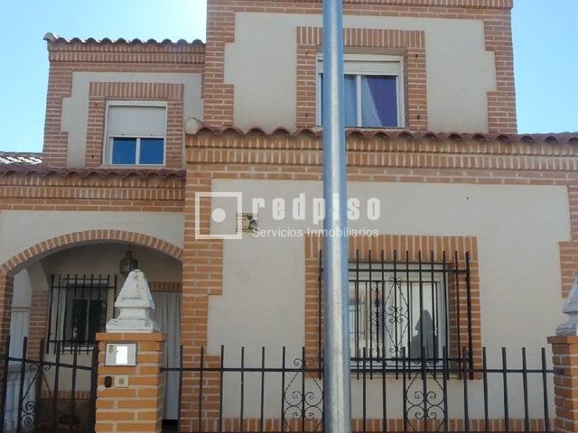 Casa de 4 dormitorios en Toledo, Spain No. 139749