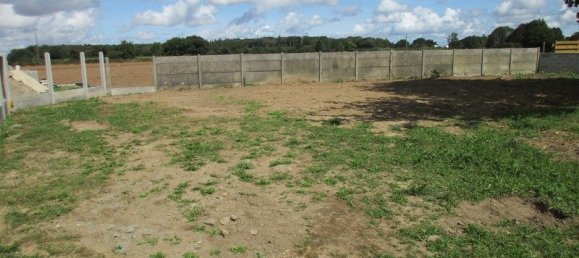  Land in Guiclan, France No. 97075 2