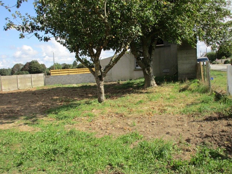  Land in Guiclan, France No. 97075