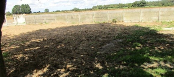  Land in Guiclan, France No. 97075 6