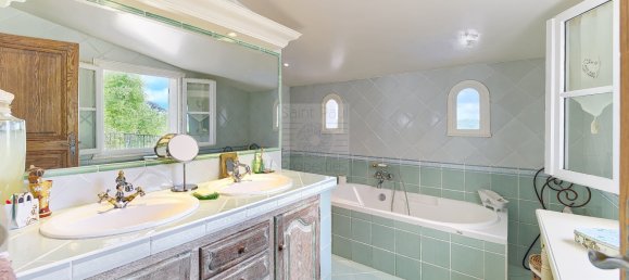 4 bedrooms Villa in Vence, France No. 346849 11