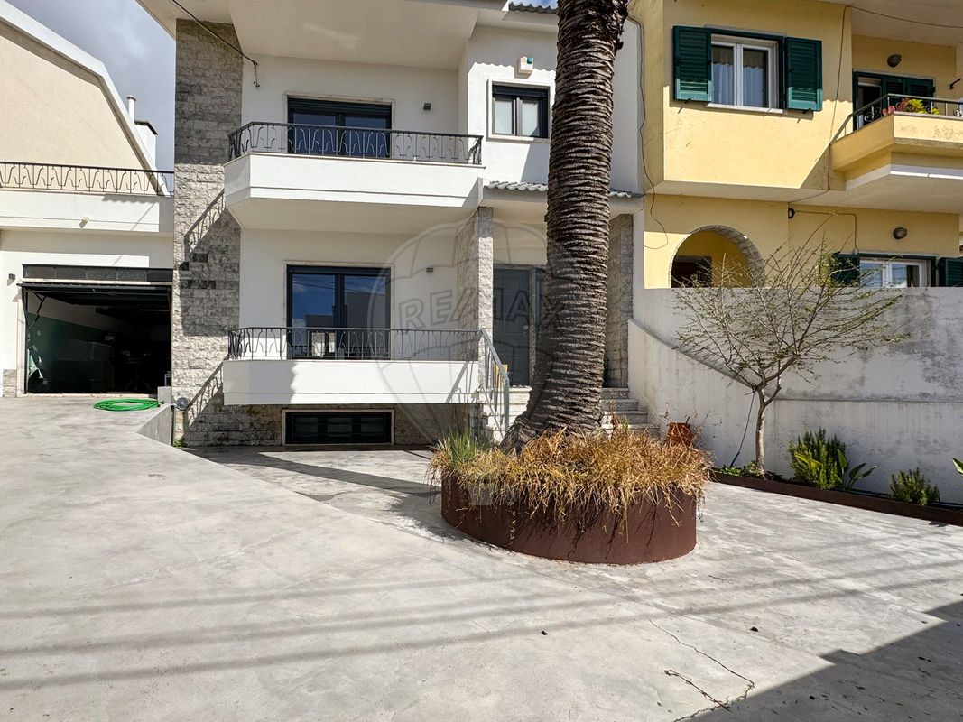 4 bedrooms House in Cascais, Portugal No. 55567