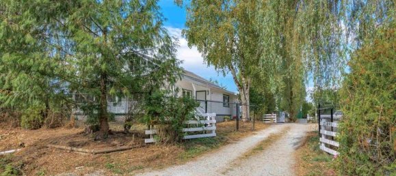 2 bedrooms House in British Columbia, Canada No. 224 5