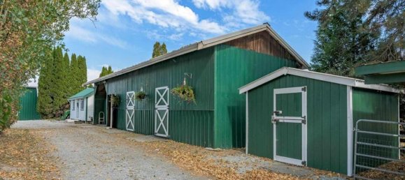 2 bedrooms House in British Columbia, Canada No. 224 2