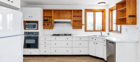 2 bedrooms House in British Columbia, Canada No. 224 10