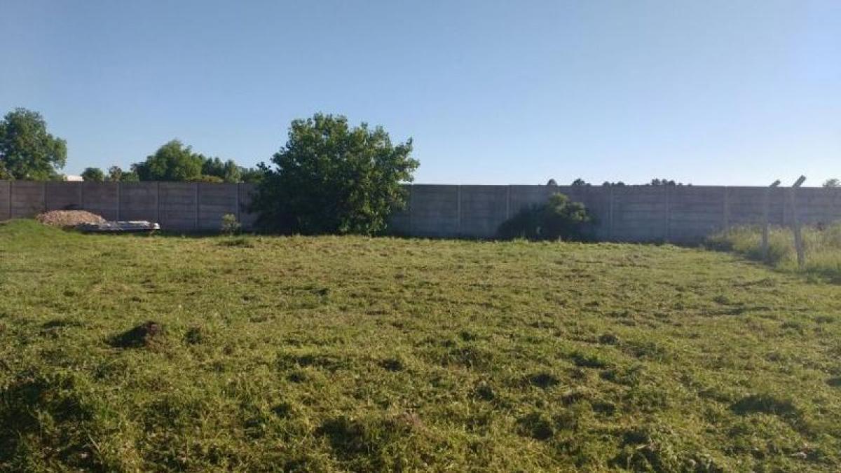  Land in Escobar, Argentina No. 43208