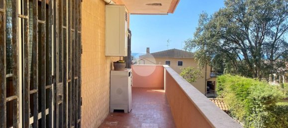 Квартира с 3 комнатами в Анцио, Италия № 140273 19