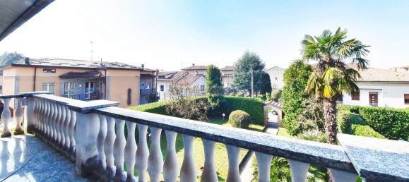 6 rooms Villa in Cesano Maderno, Italy No. 210567 3
