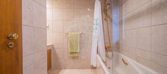 5 bedrooms Apartment in Lisbon, Portugal No. 121708 9